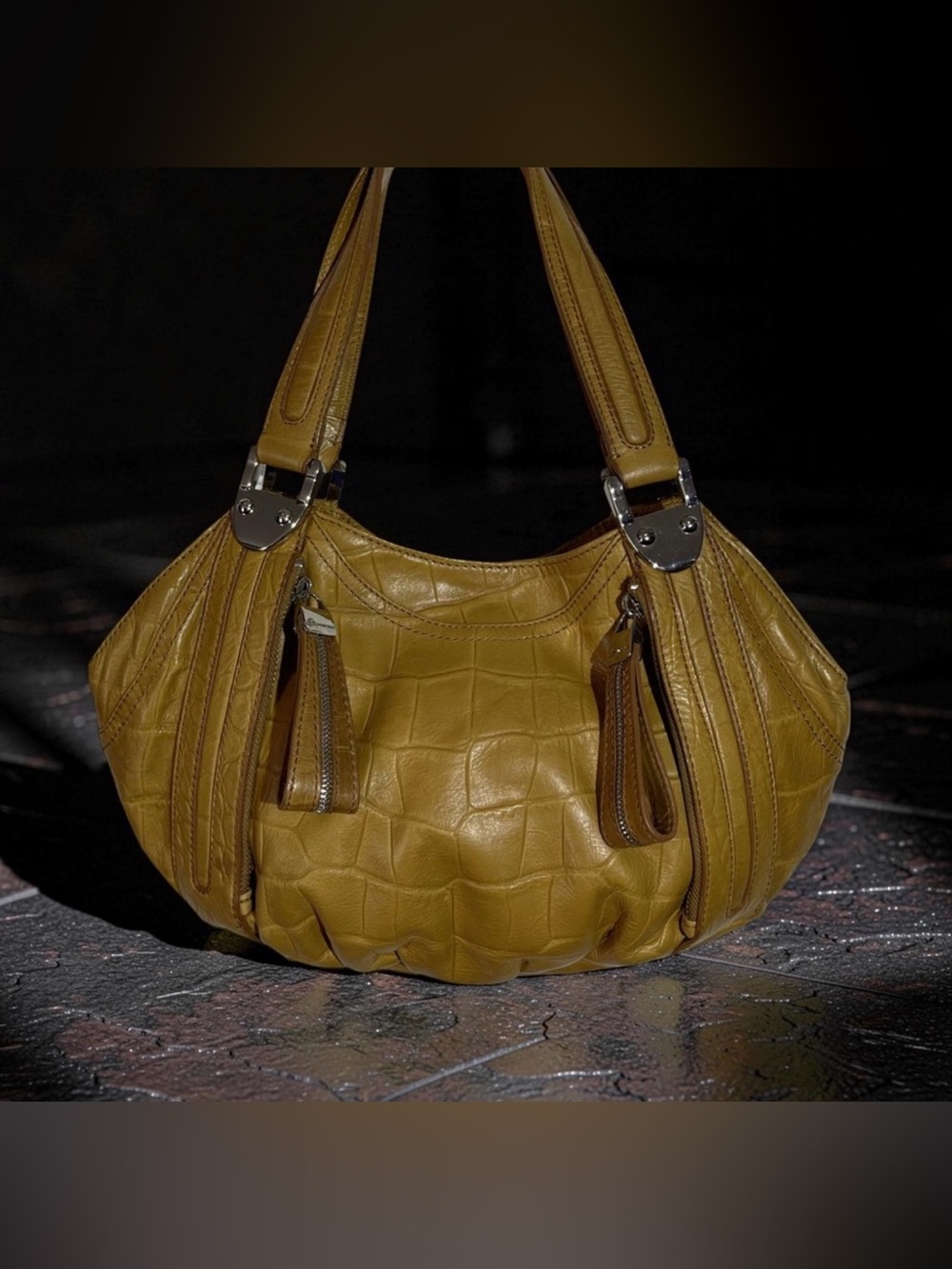 B Makowsky Vintage Tan Soft Leather Hobo Shoulder Bag Silver Hardware Accents